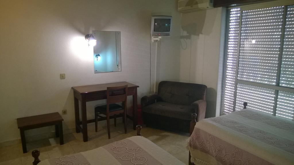 Residencial Gabriel Otel Santiago do Cacém Oda fotoğraf